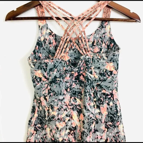 Calvin Klein Performance Quick Dry Criss Cross Top - Picture 3 of 4